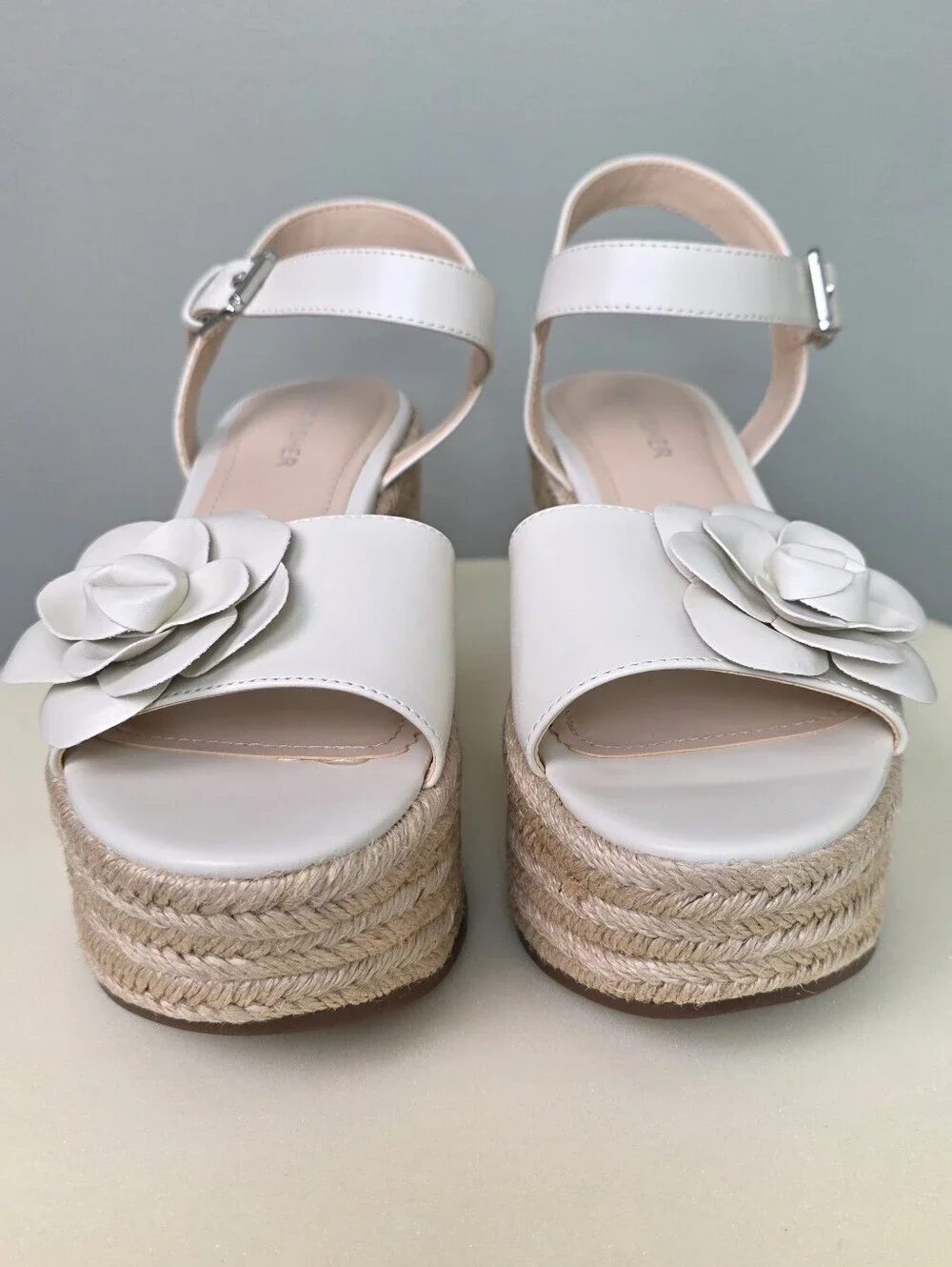 Marc Fisher Ivory Venom Floral Applique Espadrille Wedge Sandals Size 7.5 M NIB